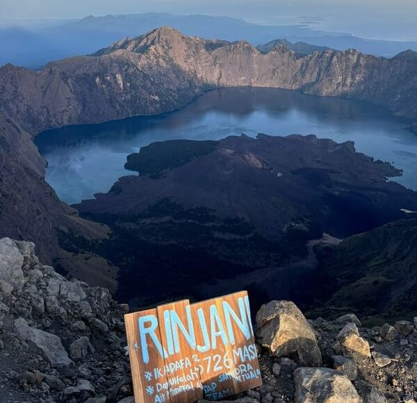 6592D8AD-B8AA-4803-A0A2-27486B2CA4C8